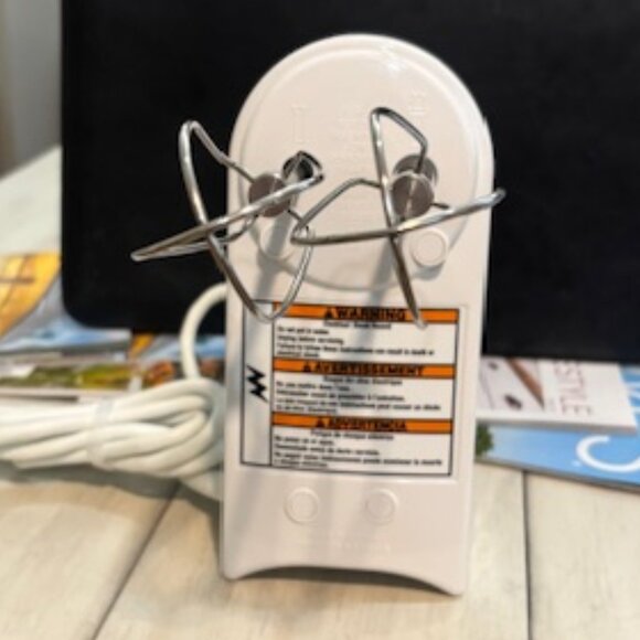 Kitchenaid 9 speed hand mixer, like new, never used - Picture 5 of 5